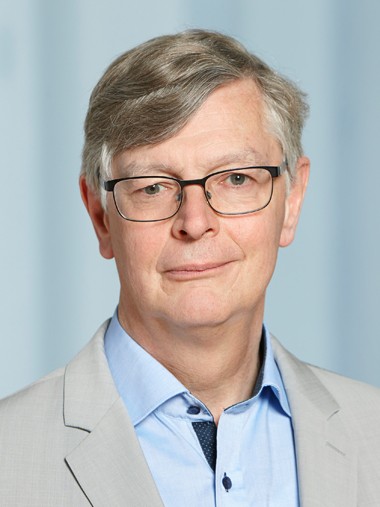 Prof. em. Dr.  Gebhard Schertler